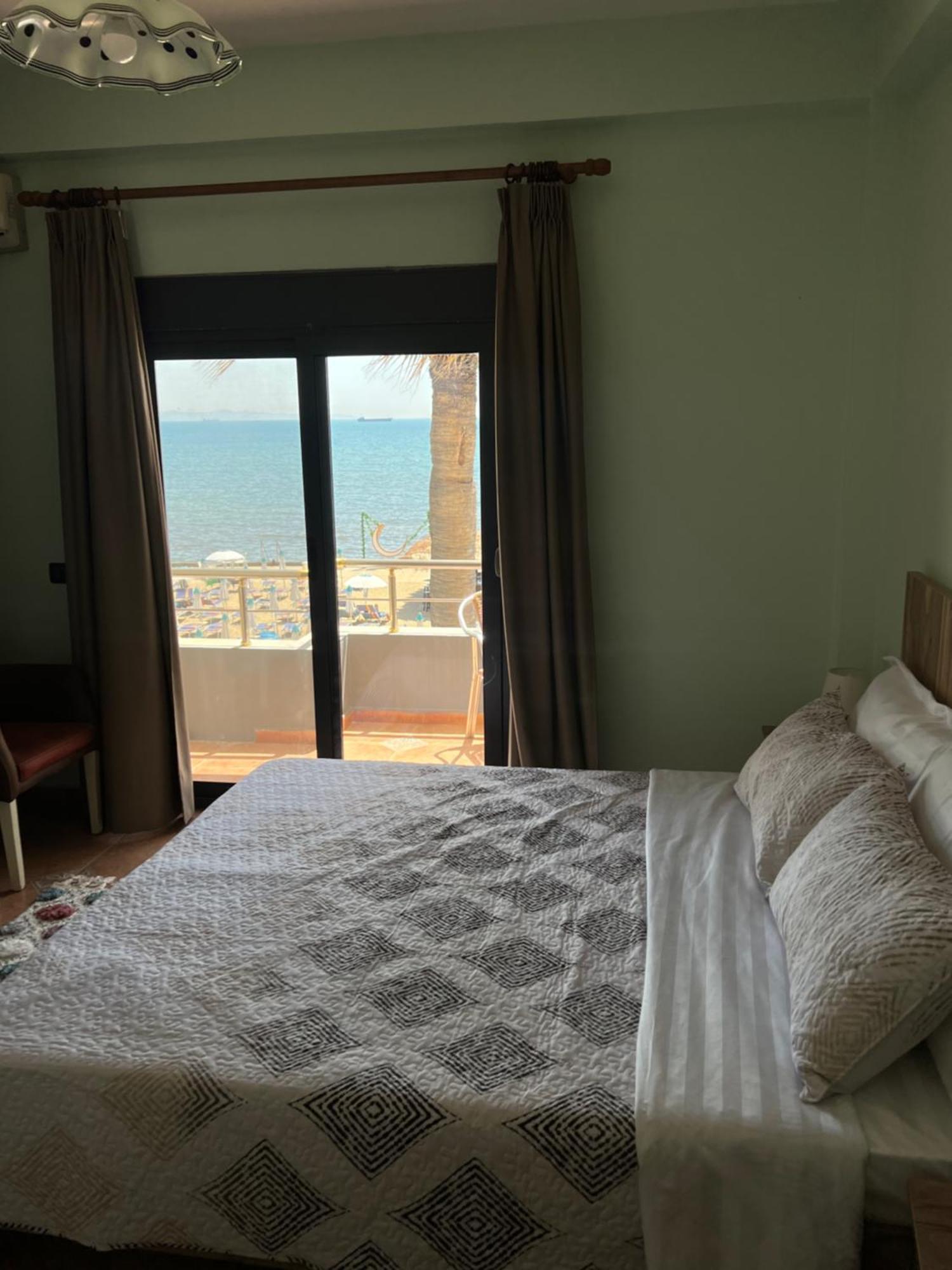 Galante Hotel ドゥラス 部屋 写真