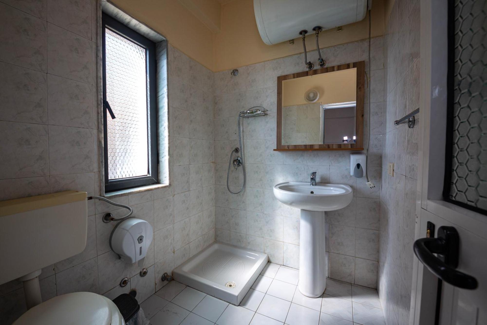 Galante Hotel ドゥラス 部屋 写真