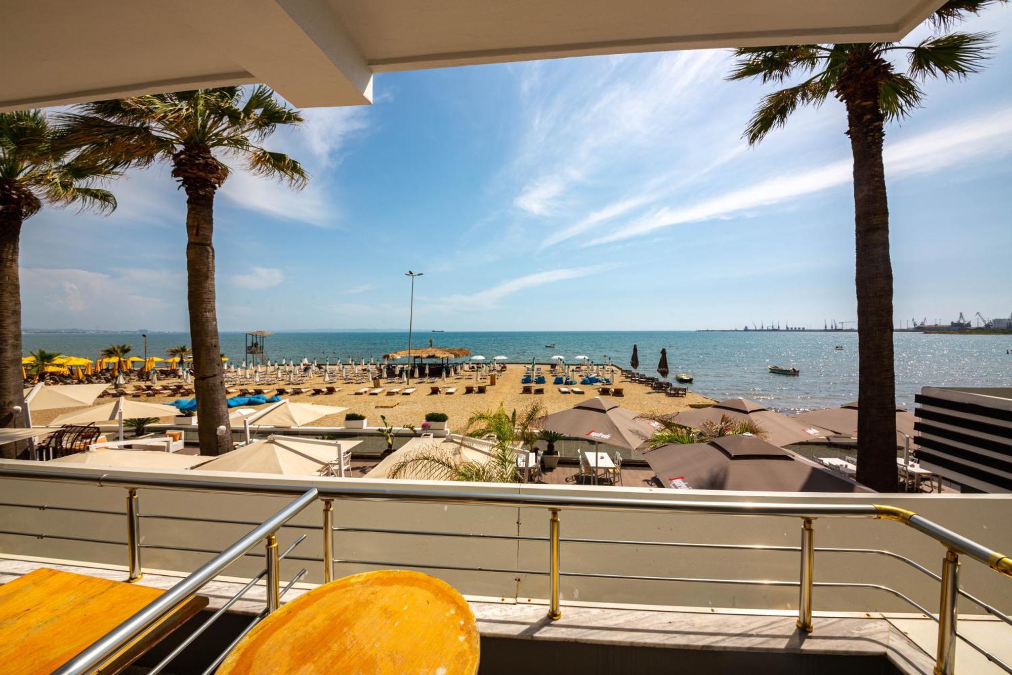 Galante Hotel ドゥラス 部屋 写真
